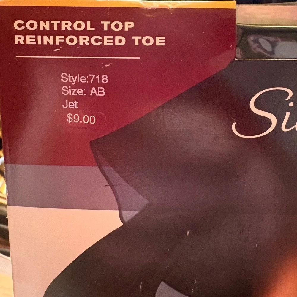Hanes Silk Reflections Pantyhose Women AB Jet New Control Top Reinforced Toe 718